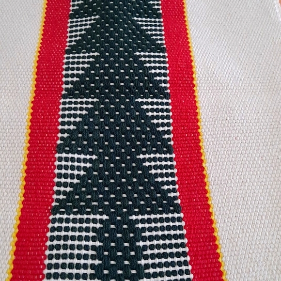 Table runner - Picture 2 of 3